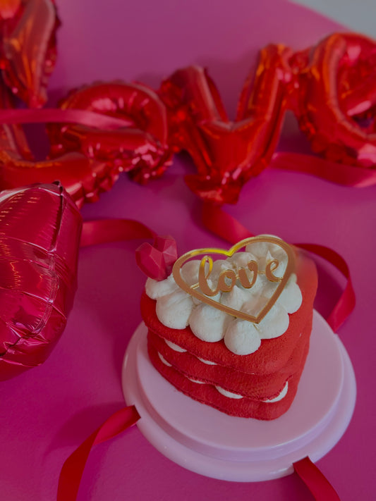 *Heart-Shaped Macaron Cake with Vanilla Ganache 💗