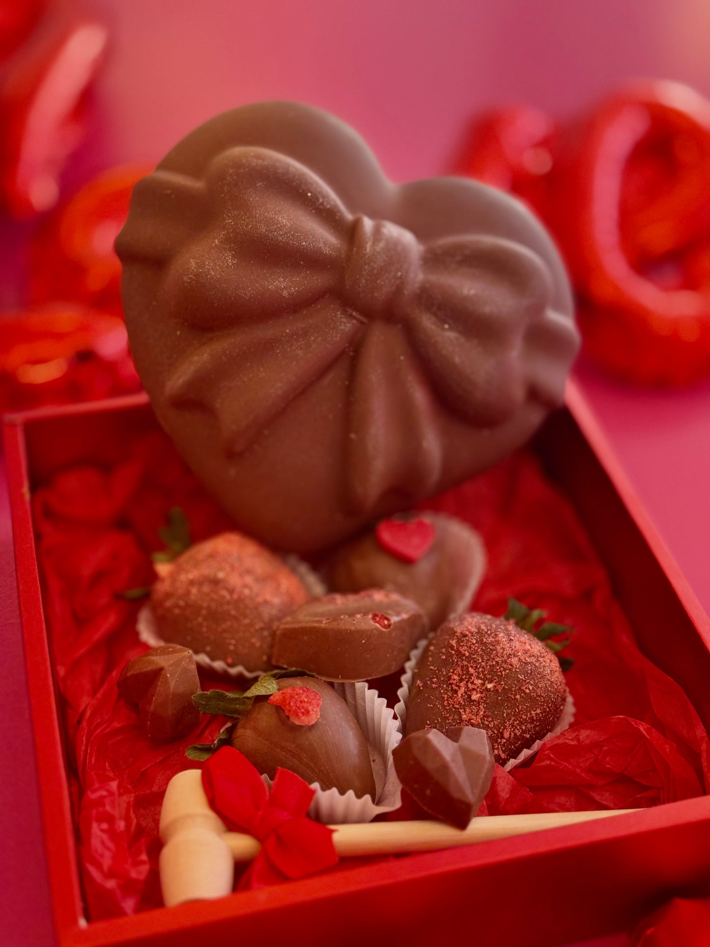 *Chocolate Smash Heart with Chocolate-Dipped Strawberries 🍓🍫