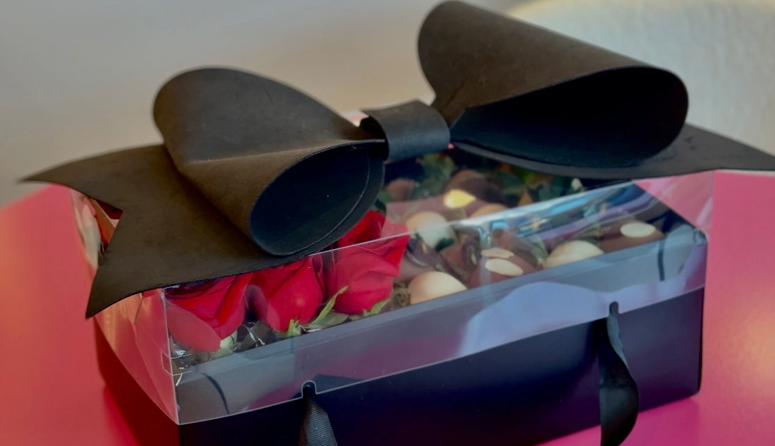 *Velvet Ribbon- Roses & Chocolate-Covered Strawberries Gift Box