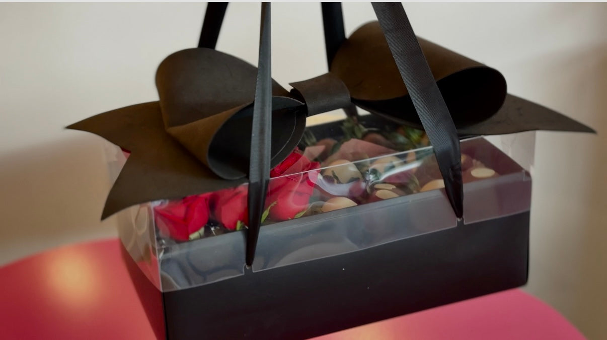 *Velvet Ribbon- Roses & Chocolate-Covered Strawberries Gift Box