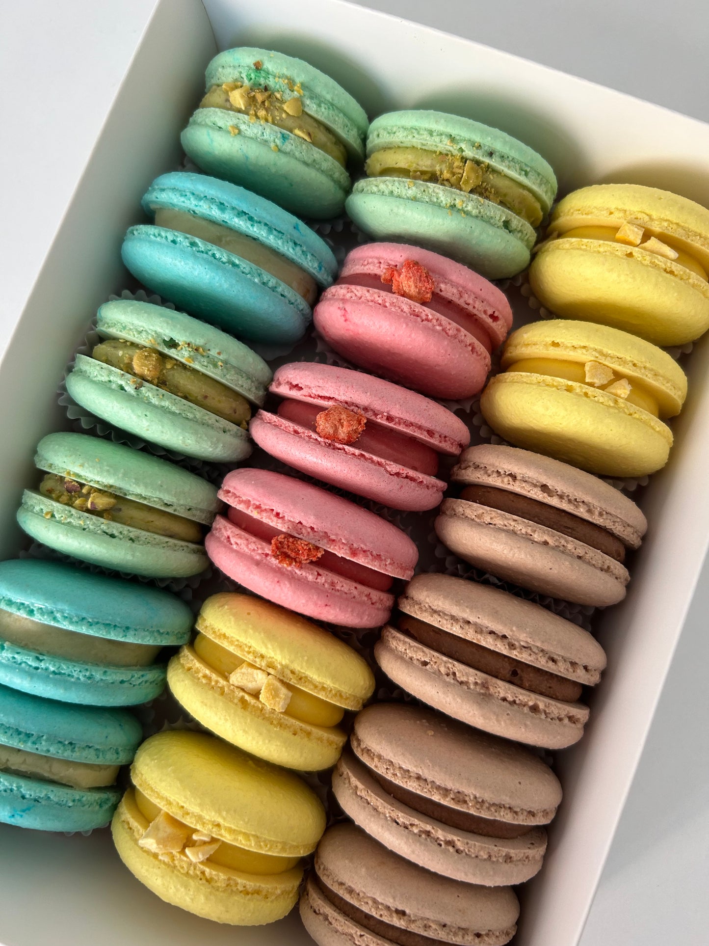 Macaron Gift Box – Assorted Gourmet Flavours