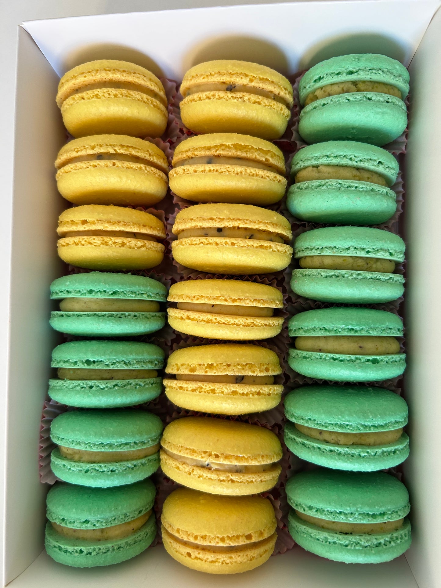 Macaron Gift Box – Assorted Gourmet Flavours