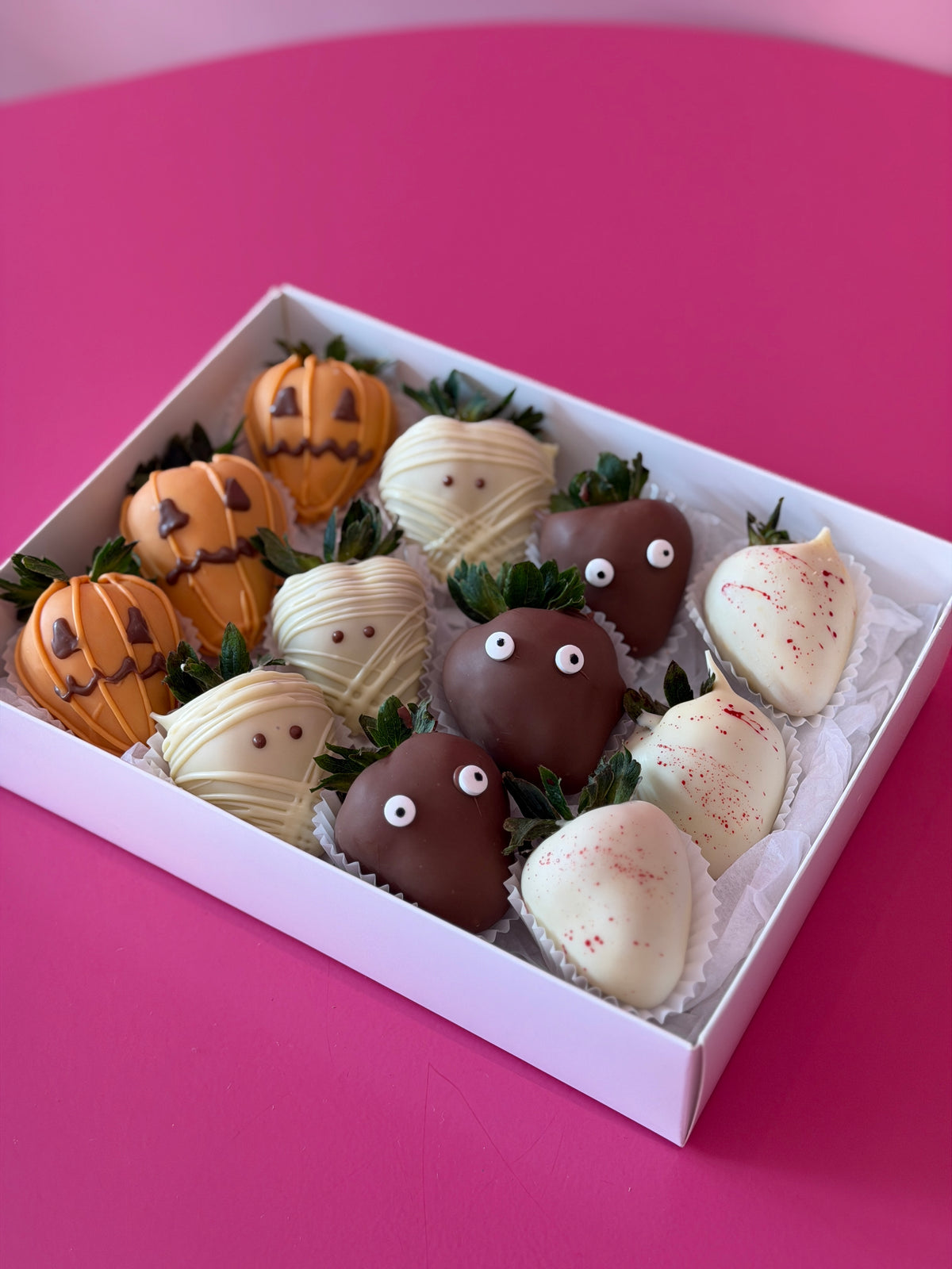 *Spooky Season Limited Edition Chocolate-Covered Strawberries & Halloween Macarons