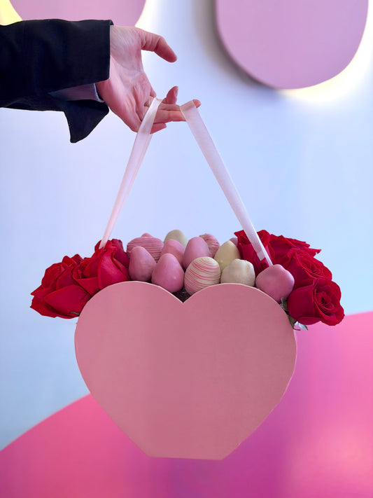 *Luxury Rose & Belgian Chocolate Dipped Strawberry Gift Box – Pink Heart Box