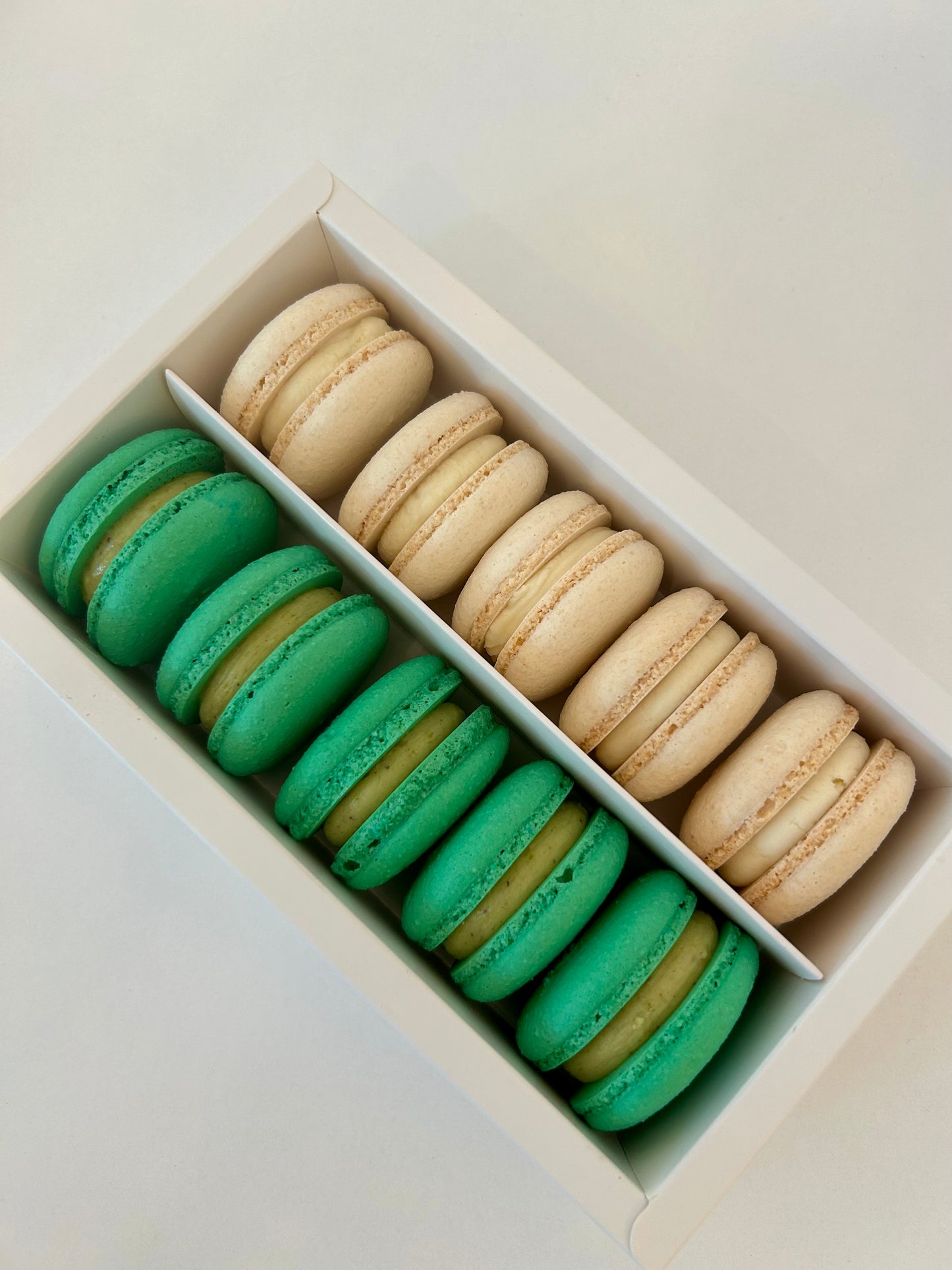 Macaron Gift Box – Assorted Gourmet Flavours