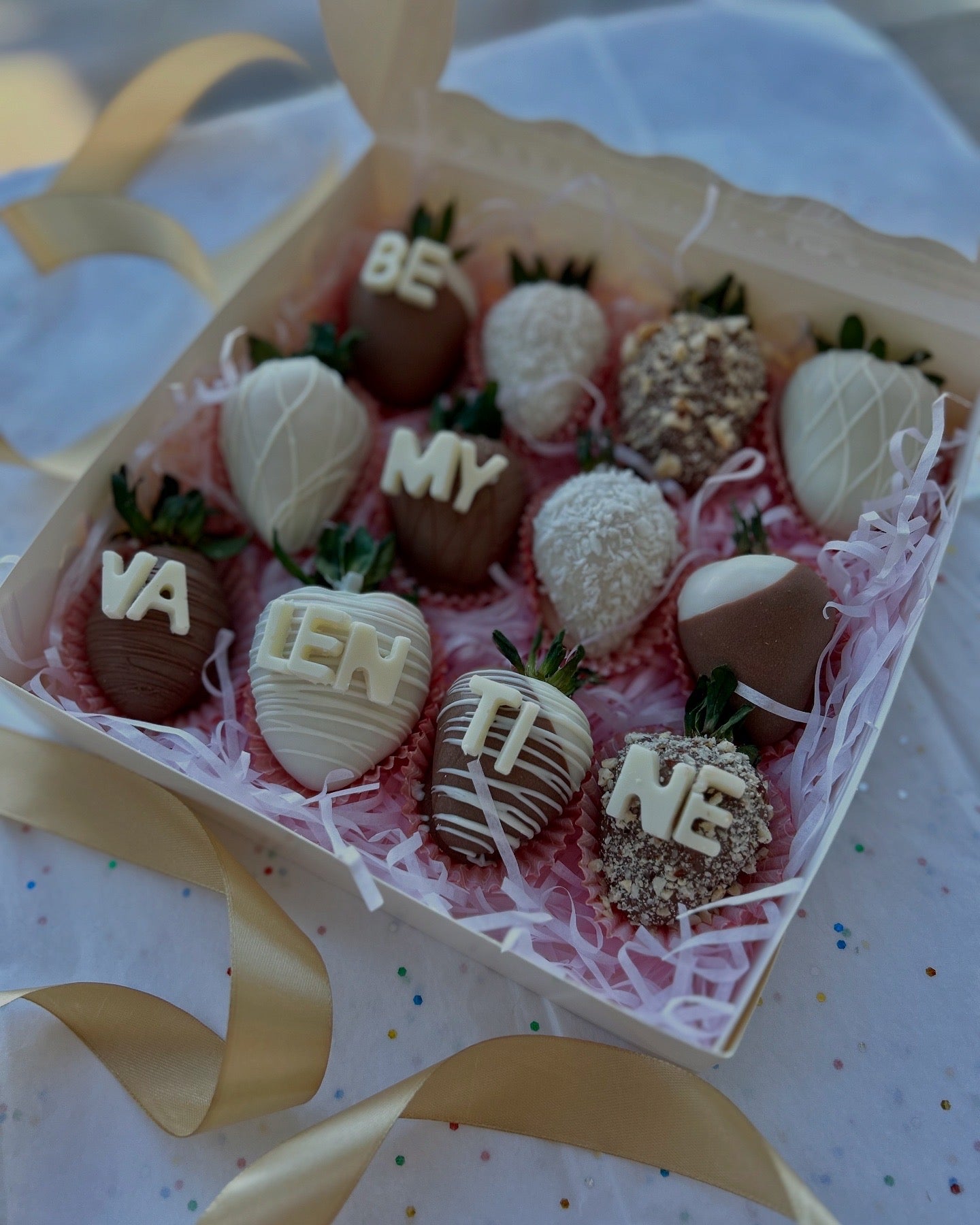 *Valentine’s Day Chocolate-Dipped Strawberries