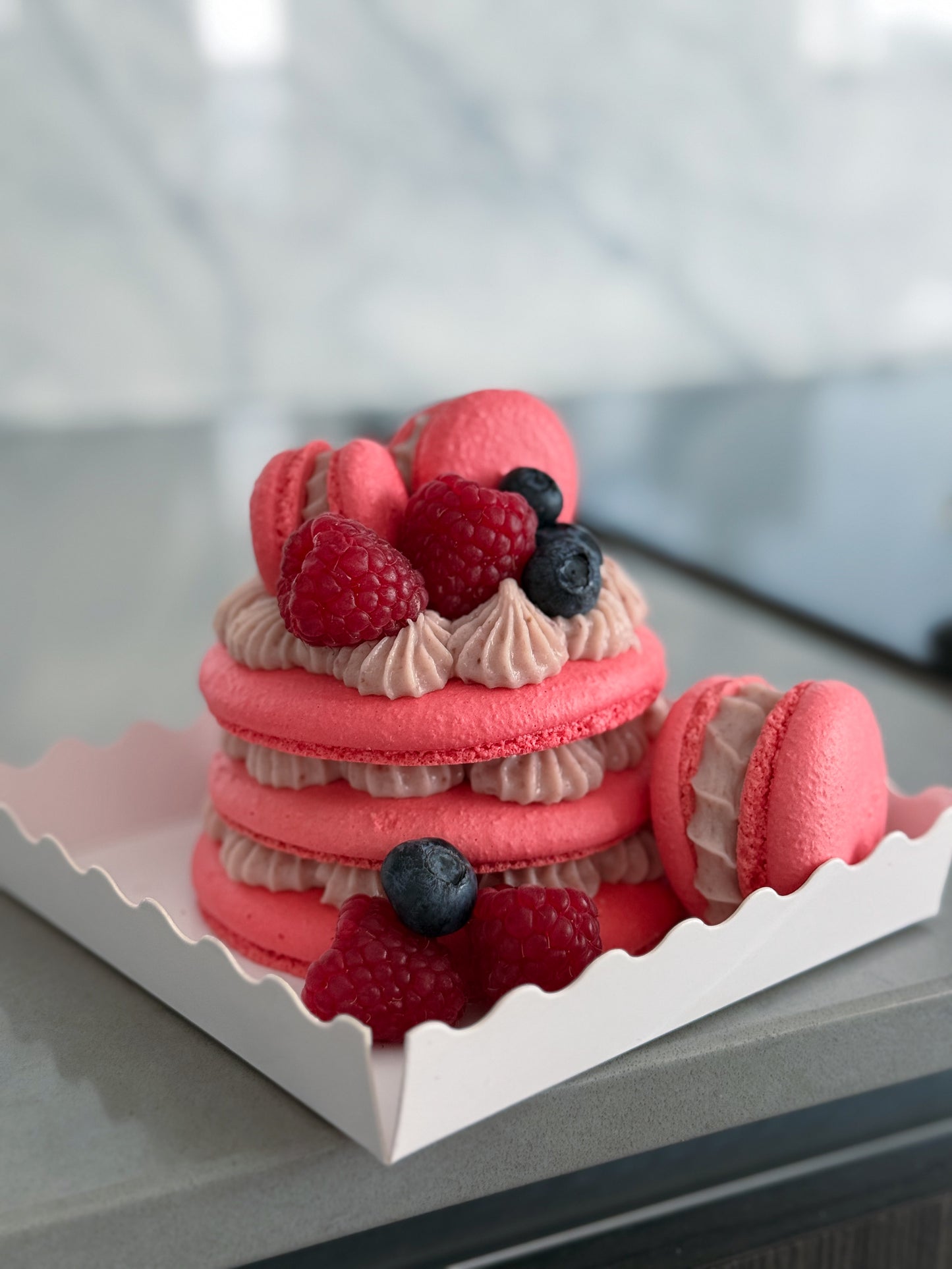 Macaron cake