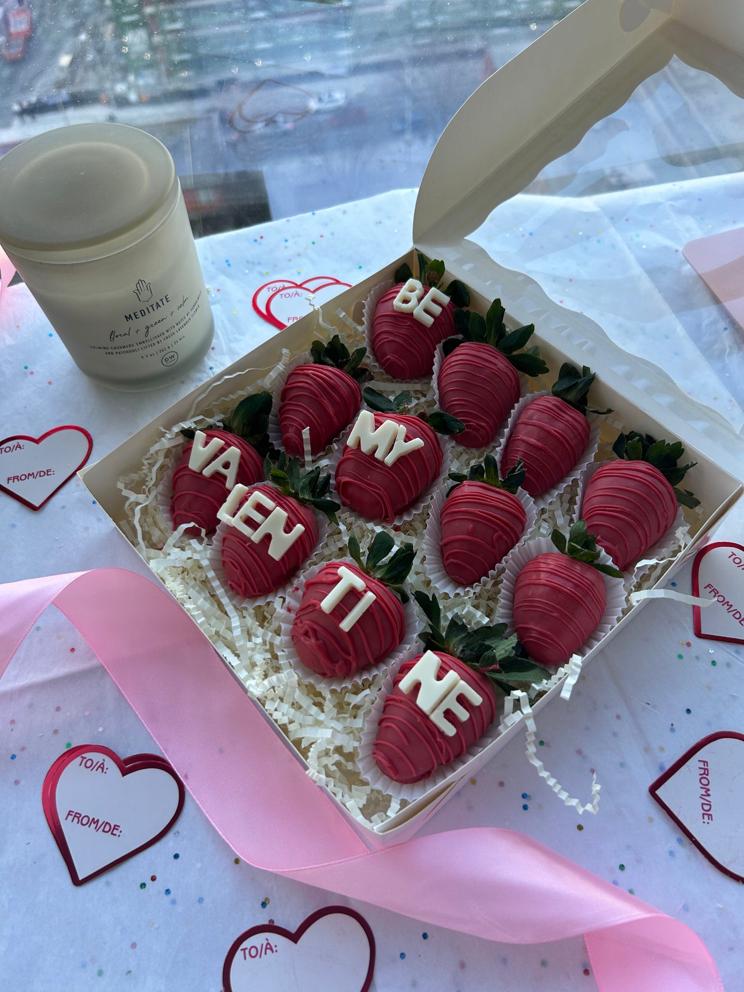 *Valentine’s Day Chocolate-Dipped Strawberries