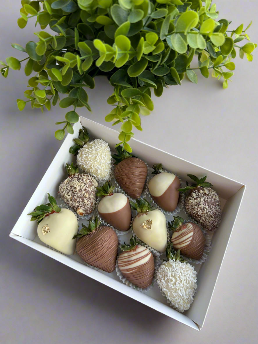 Dozen chocolate dipped strawberries 