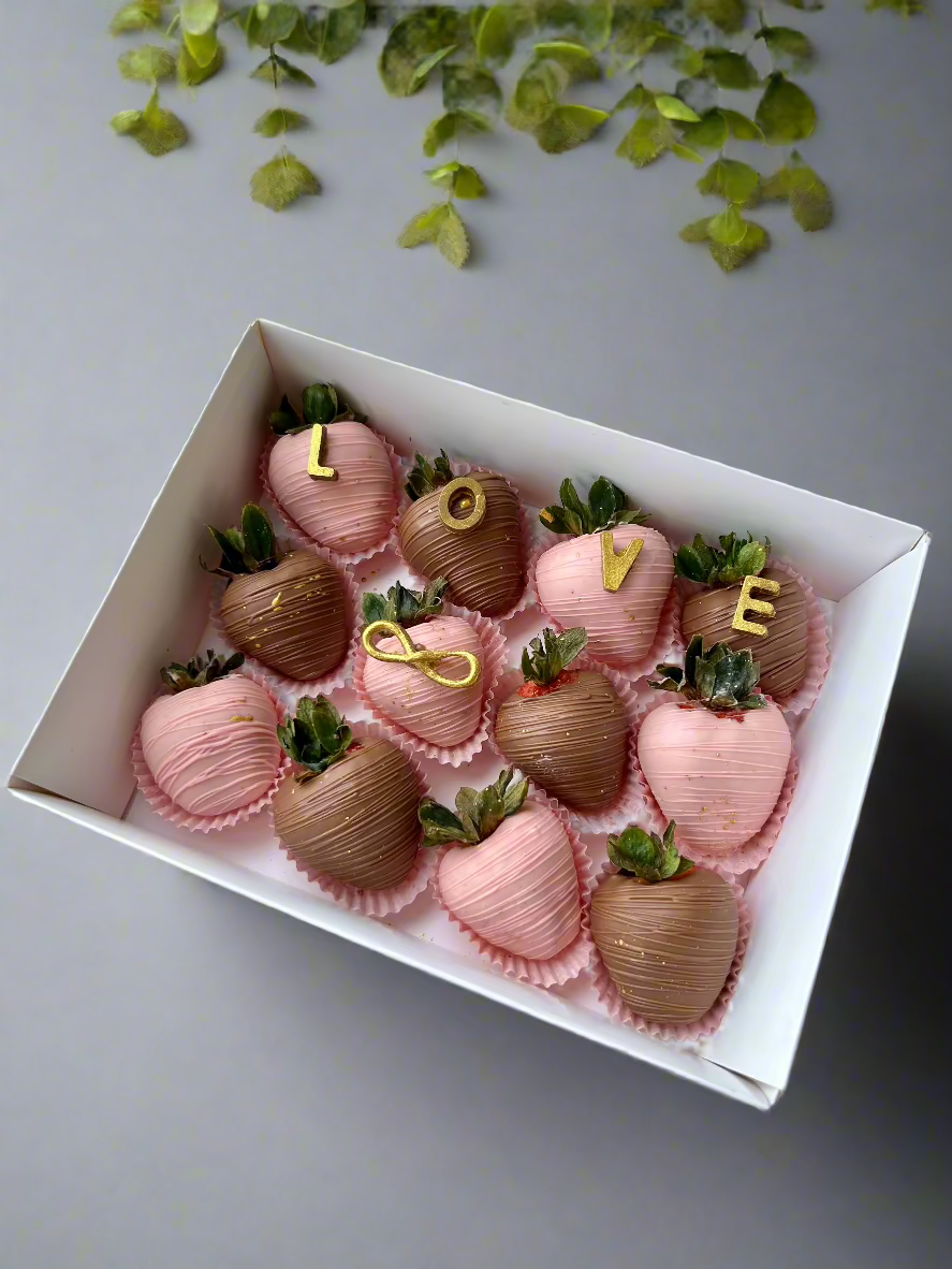 *Valentine’s Day Chocolate-Dipped Strawberries