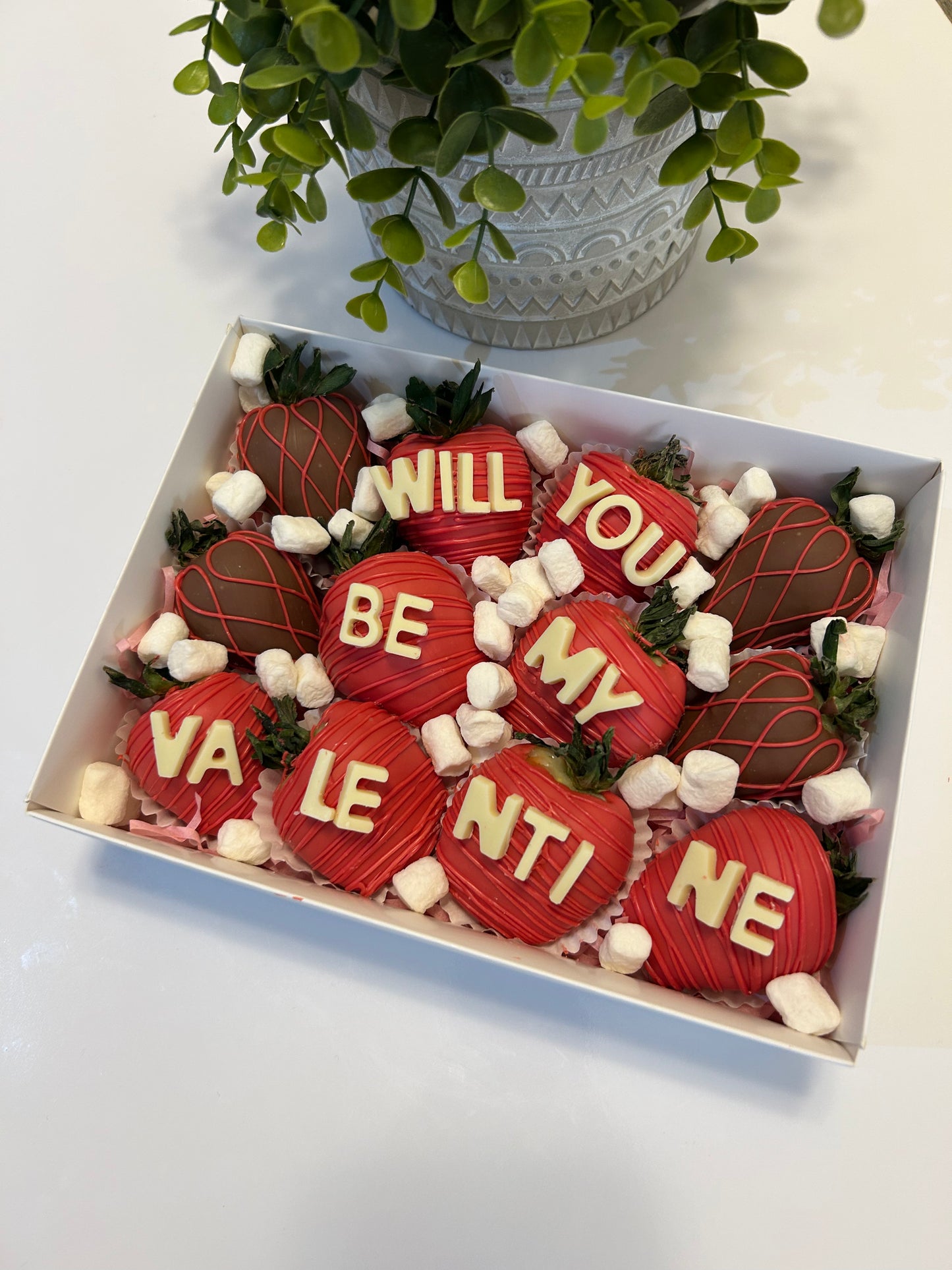 *Valentine’s Day Chocolate-Dipped Strawberries