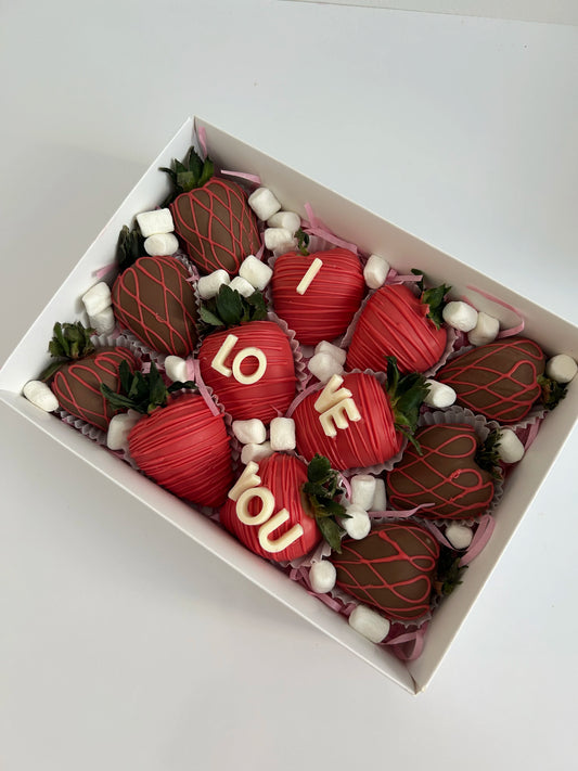 Love Collection: Chocolate-Dipped Strawberry Dozen