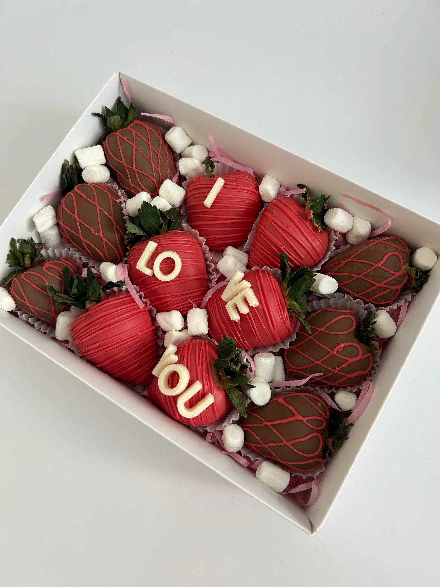 Love Collection: Chocolate-Dipped Strawberry Dozen
